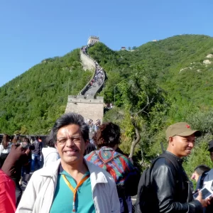 Miguel Betancourt en la Gran Muralla China en 2013